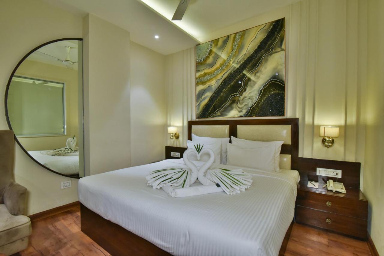 BR Grand Hotel Amritsar Buitenkant foto