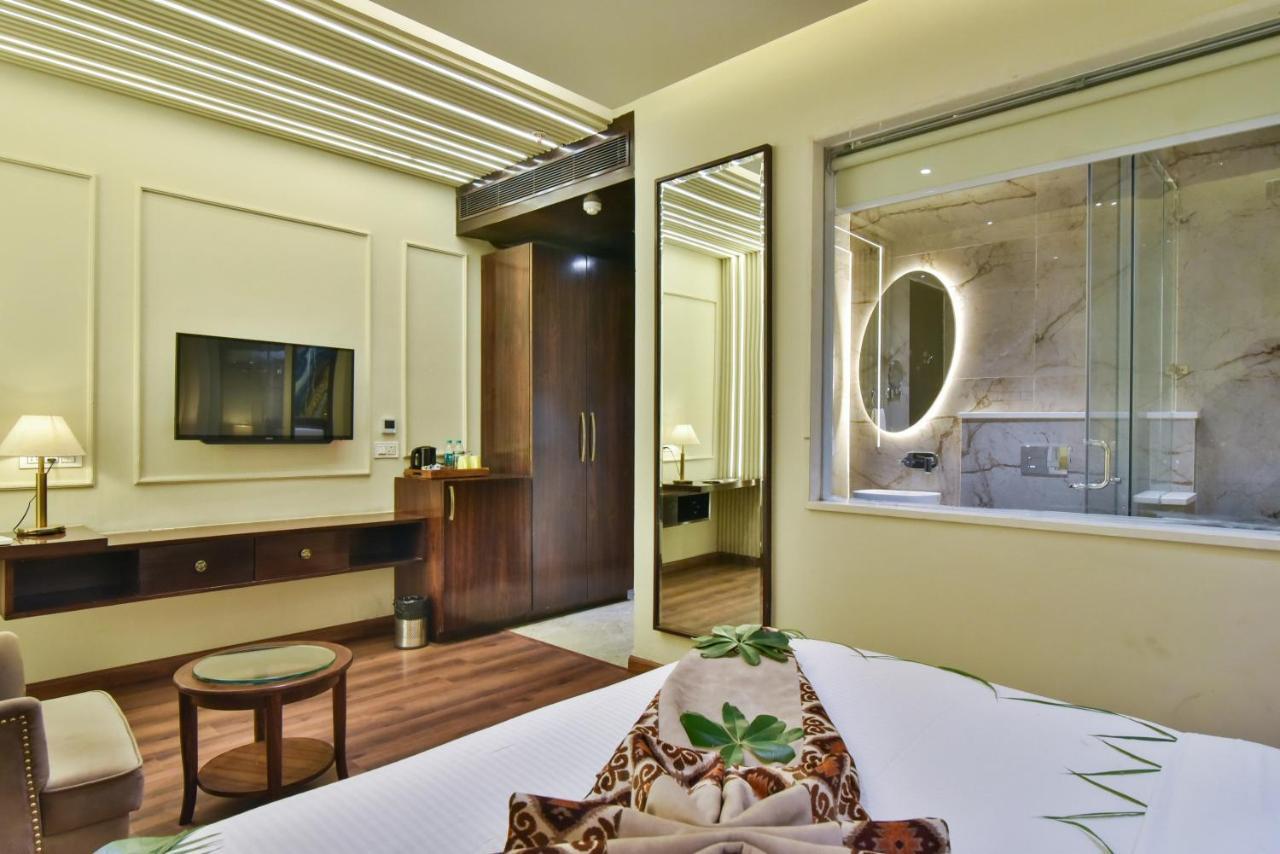 BR Grand Hotel Amritsar Buitenkant foto