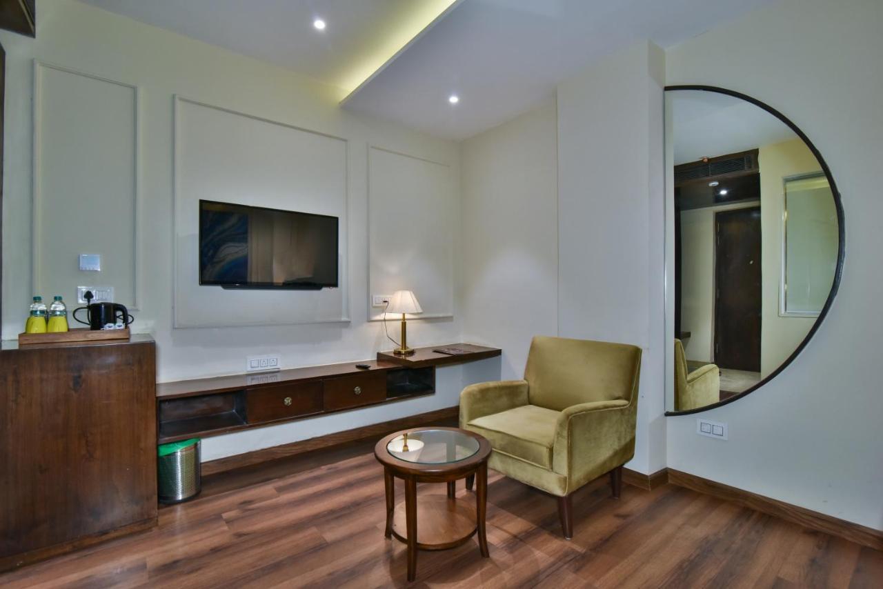 BR Grand Hotel Amritsar Buitenkant foto